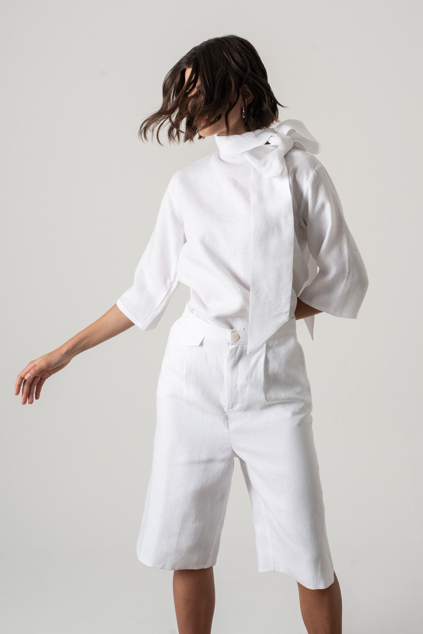 Jager Bermuda Linen Shorts White Luxmii