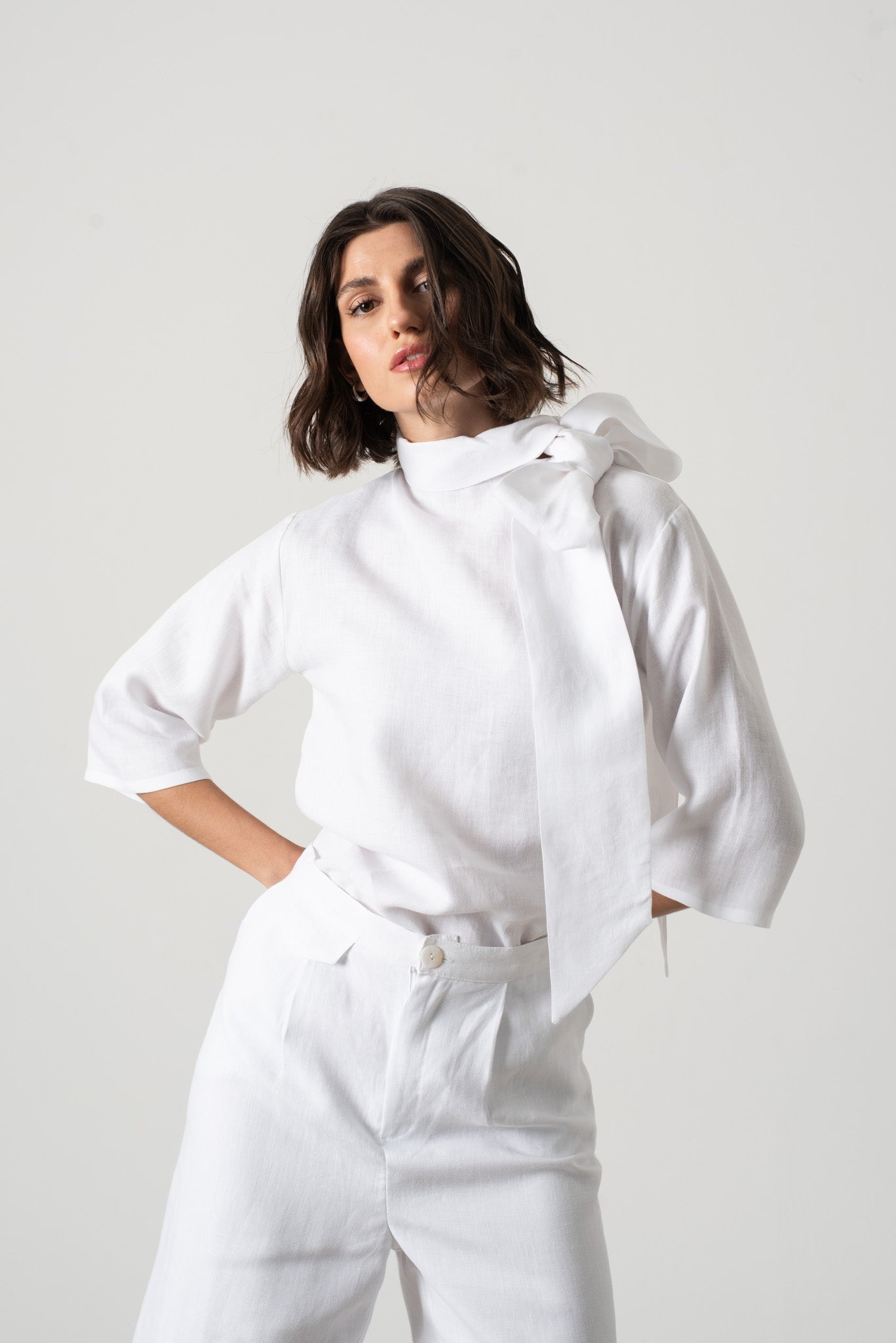 Jager Bermuda Linen Shorts White Luxmii