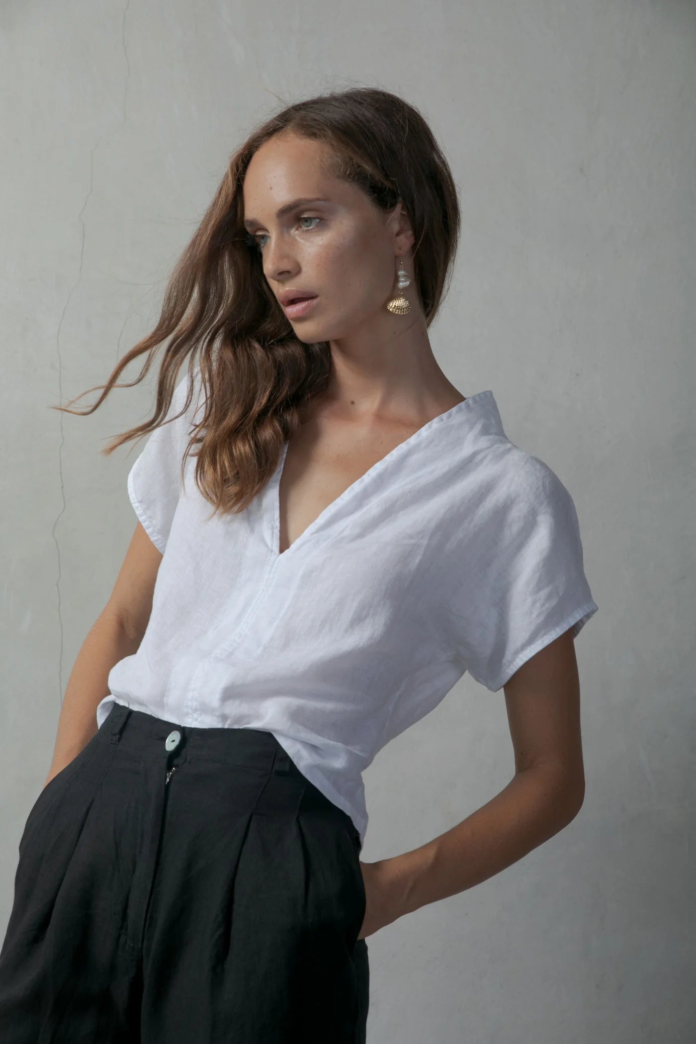 Collo Alto Linen Top White + Oatmeal Luxmii