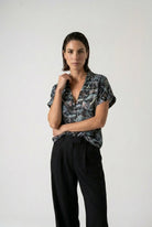 Collo Alto Top Najeon Print Luxmii