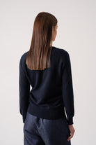 Essenza V-Neck Cashmere Sweater Navy Luxmii