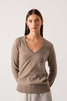 Essenza V-Neck Cashmere Sweater Taupe Luxmii