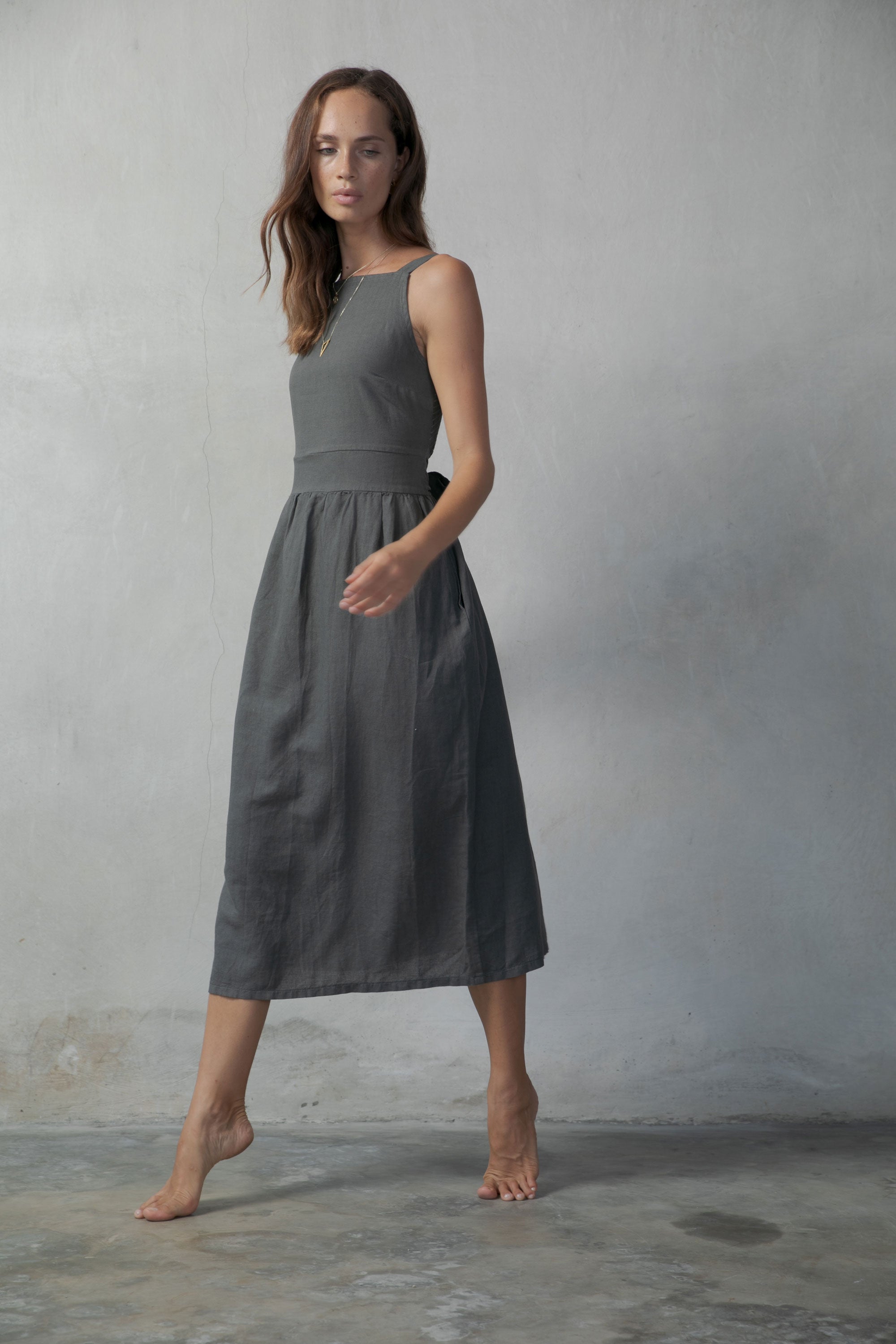 Farfalla Linen Midi Dress Grey Anthrazit Luxmii