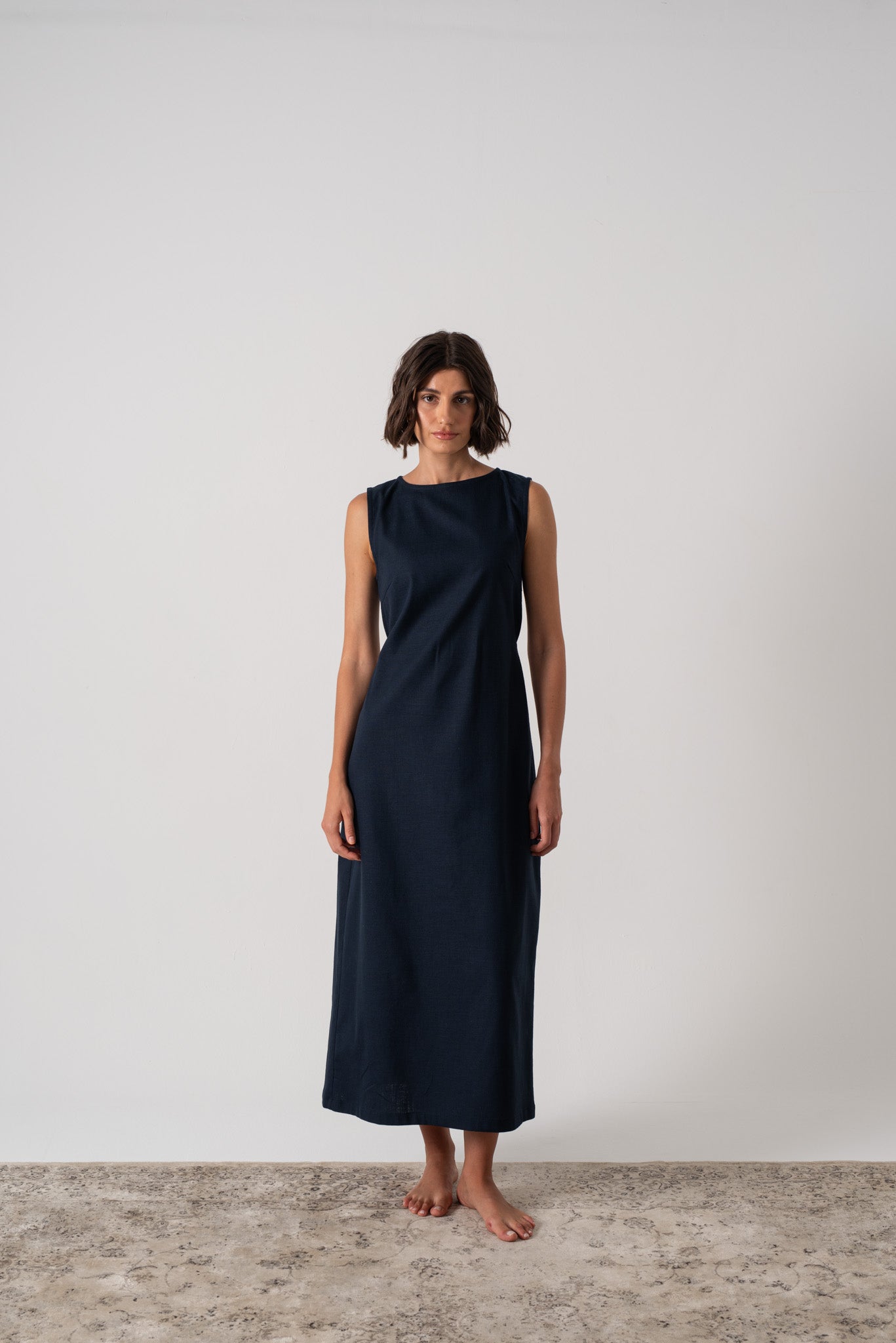 Zuri Linen Midi Dress in Navy Luxmii